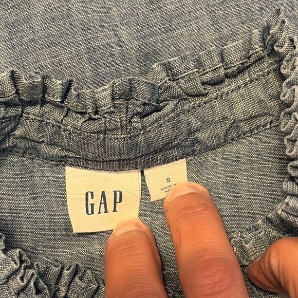 Gap Chambray Ruffle Collar Button Cotton Blouse Top Small - Picture 7 of 8